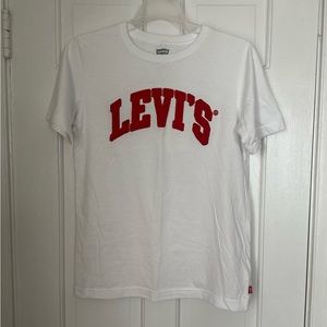 Boys NWOT Levi's Tshirt Large